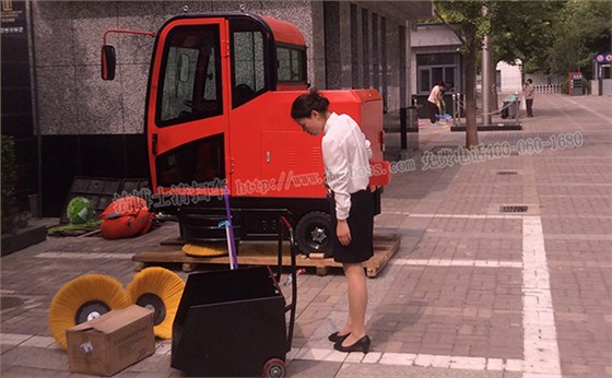 掃地車(chē)廠(chǎng)家