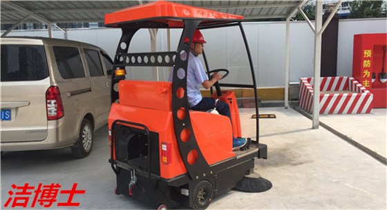 電動(dòng)清掃車(chē)