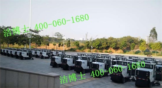 潔博士電動(dòng)清掃車(chē)列隊迎接環(huán)衛工人節開(kāi)幕