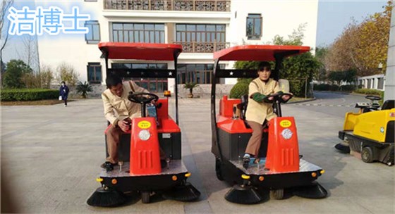 電動(dòng)掃地車(chē)