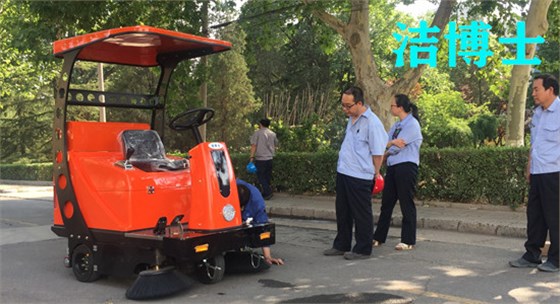 潔博士掃地車(chē)