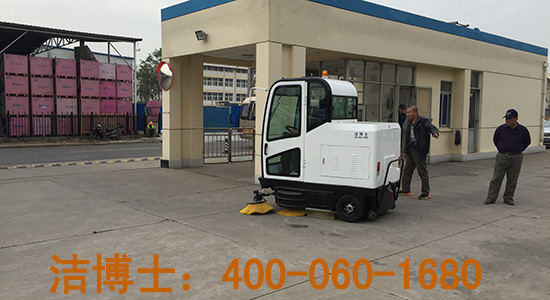 天津掃地車(chē)