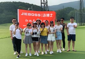 揮越巔峰、縱情果嶺，潔博士冠軍小組鐘山高爾夫體驗之旅