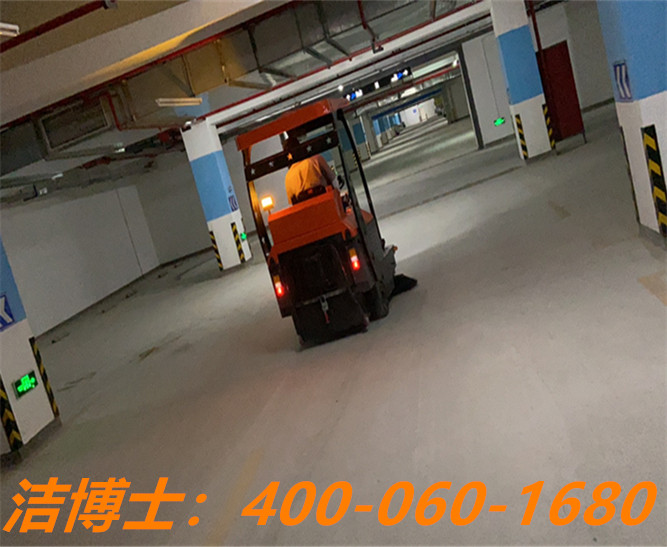 潔博士駕駛掃地機客戶(hù)案例——嘉興安甬物業(yè)服務(wù)有限公司