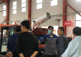 省國資委“四送一服”企業(yè)服務(wù)走進(jìn)潔博士掃地車(chē) 省國資委“四送一服”企業(yè)服務(wù)走進(jìn)潔博士掃地車(chē)