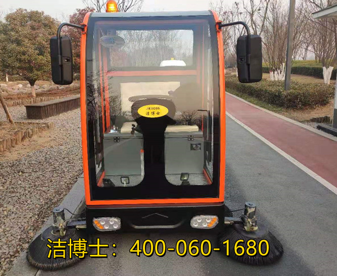 潔博士駕駛掃地機客戶(hù)案例—荔冰源冷庫